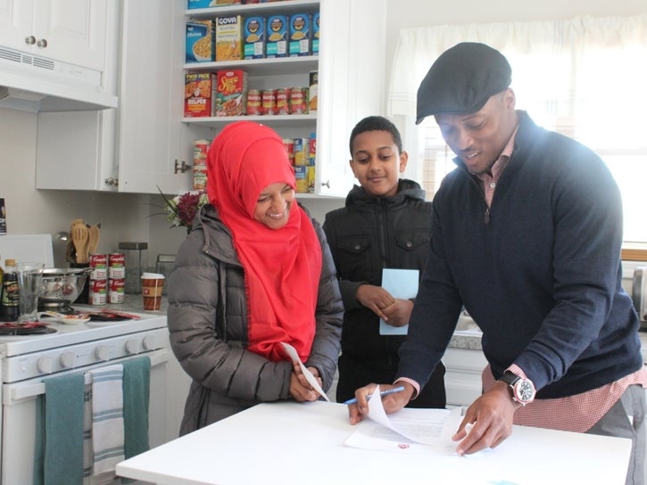 Ex-NFL RB Warrick Dunn Donates 173rd Home to Single Parent Through